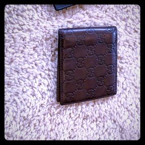 Men’s Gucci wallet